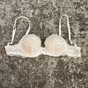 Le Mystère White Lace Bra